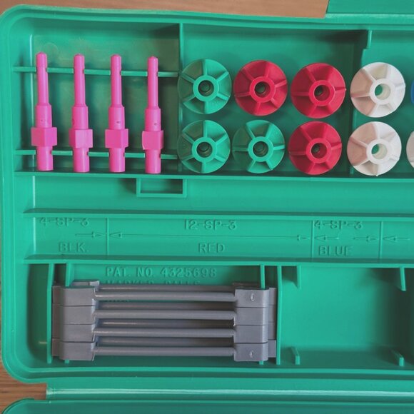 Molecular Visions, The Flexible Molecular Model Kit for Chemistry, Circa 1993 - Picture 9 of 16